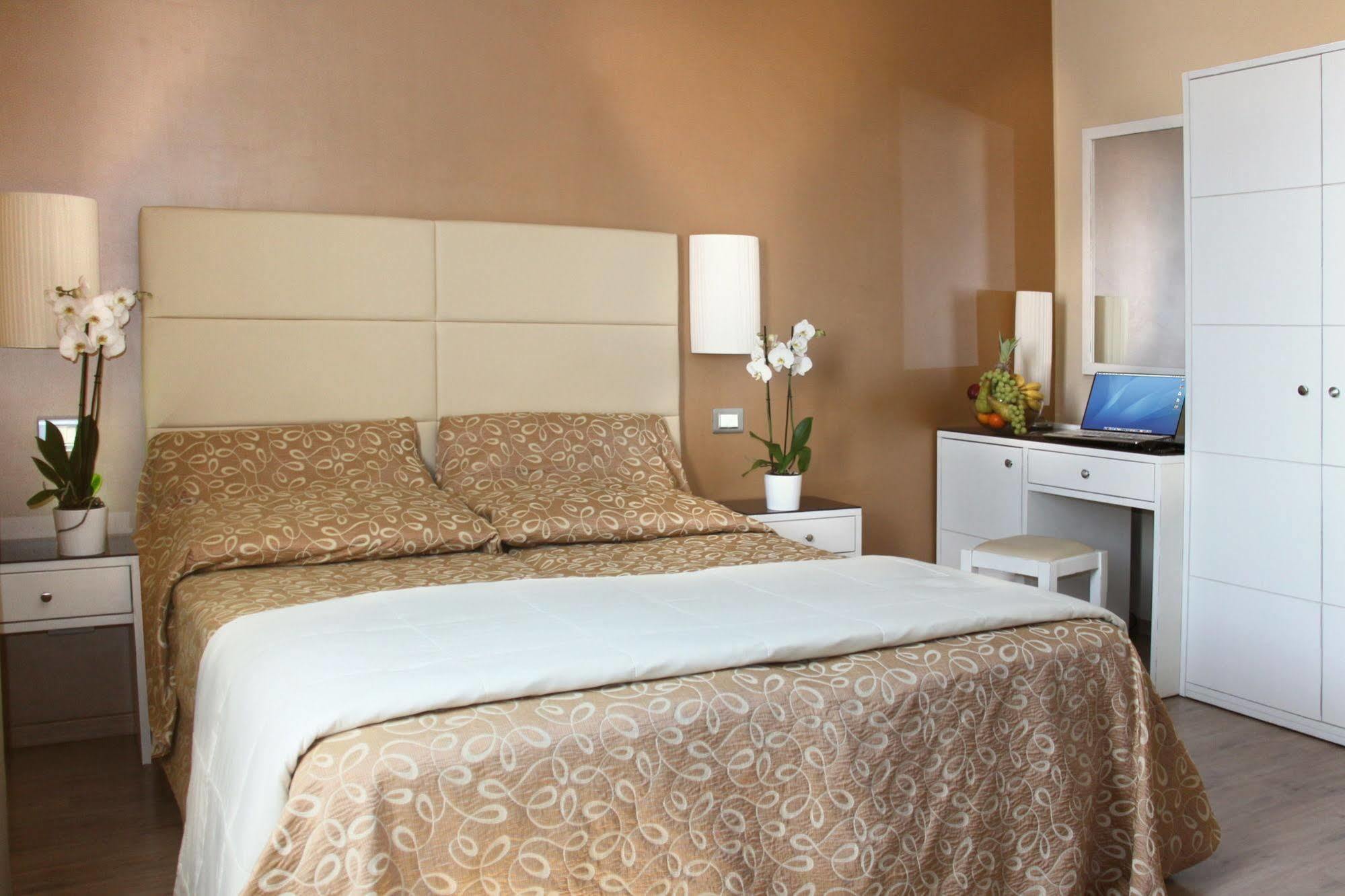 Hotel Regit Местре Экстерьер фото